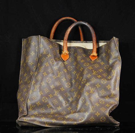 louis vuitton totw|classic Louis Vuitton tote.